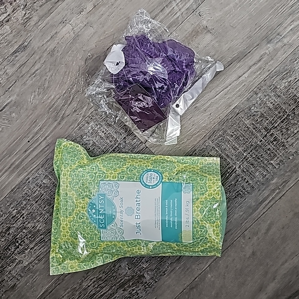 Scentsy Bundle - Just Breathe Scentsy Soak & Purple Scentsy Loofah
